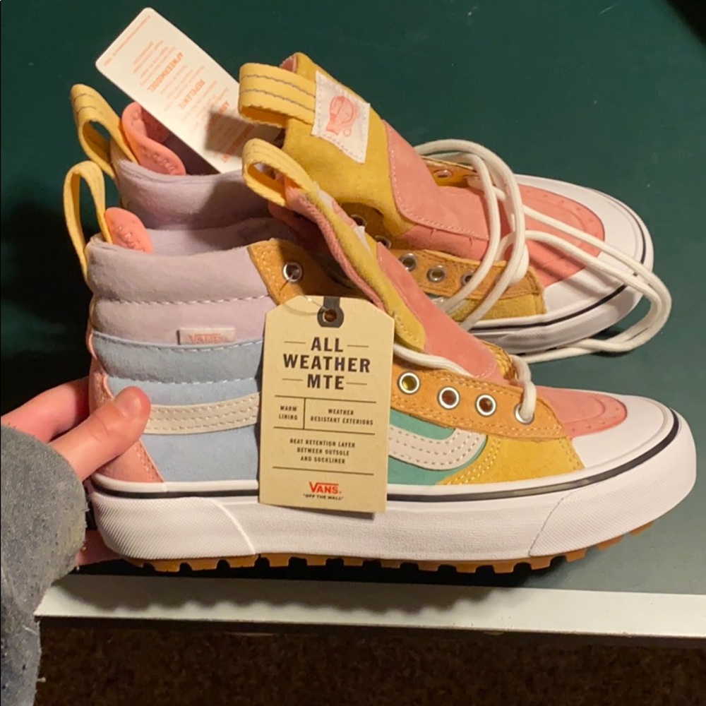 NWT Vans MTE 2.0